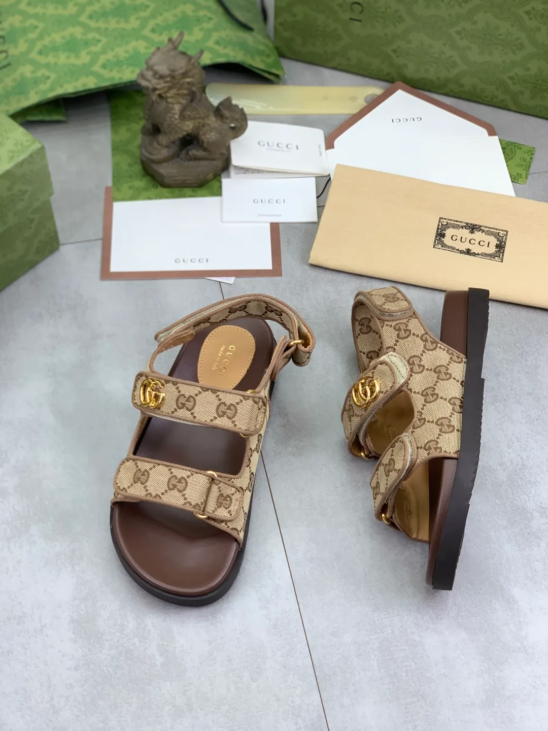 Men's Men's Shoes 💰P460💰【New Style】High Version 🎁🎁🎁 GUCCI New Year of the Snake casual slippers, original official website, perfect workmanship, transmitting a kind of noble luxury, sublimating its definition of luxury in Gucci's high-end extraordinary craftsmanship. Original Gucci double G combination outsole, code number: 35-45, complete package
